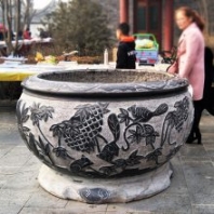 仿古石雕花盆魚缸荷花庭院天然大理石養(yǎng)魚池園戶外擺件家用公園圓形石缸 戶外景觀園林?jǐn)[件