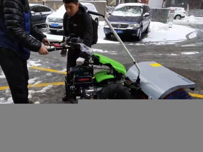 石家莊生產(chǎn)掃雪機(jī)多少錢一輛