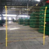 貴港黃色浸塑護(hù)欄網(wǎng) 產(chǎn)品展示5*20車間鋼絲網(wǎng)圍欄 揭陽光伏施工護(hù)欄網(wǎng)