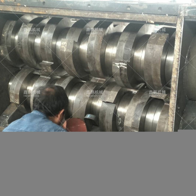 管材撕碎機(jī)單軸撕碎機(jī)高扭矩減速機(jī)驅(qū)動